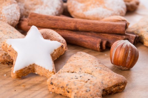 Petits gâteaux de Noël alsaciens à la cannelle